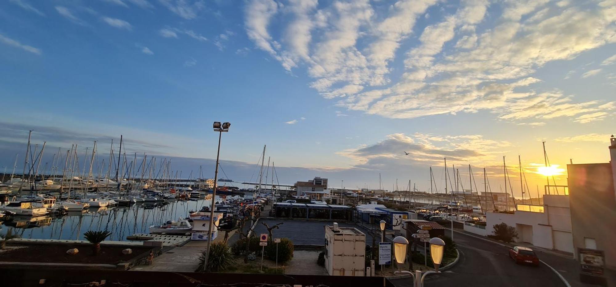 Residence De Standing La Pecherie Spacieux T3 Comme Un Cocon Familial Vue Mer Et Sur L'Avant Port Sur Le Bout Du Bout De Cap D'Agde Seule Cap En Occitanie Exterior photo