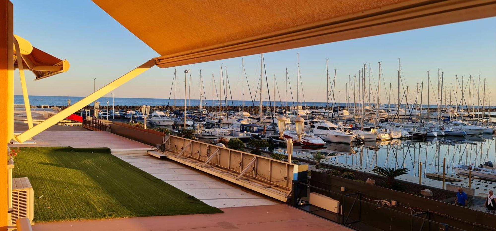 Residence De Standing La Pecherie Spacieux T3 Comme Un Cocon Familial Vue Mer Et Sur L'Avant Port Sur Le Bout Du Bout De Cap D'Agde Seule Cap En Occitanie Exterior photo